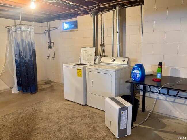 Building Photo - 2116 32nd St