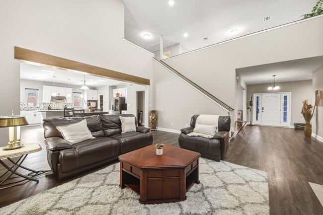 Building Photo - 213 E Peck Blvd