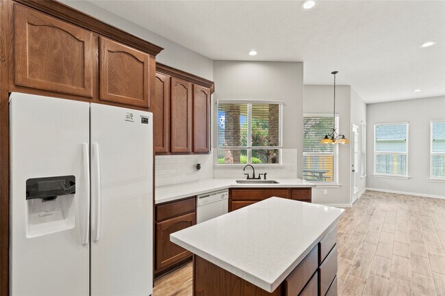 Building Photo - 521 Ironwood Forest Dr