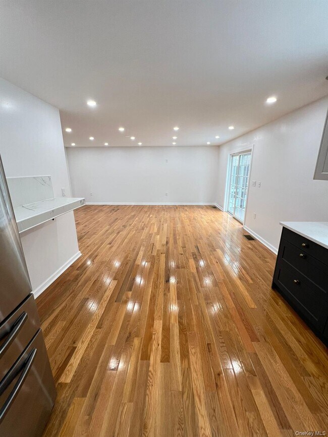 Building Photo - 50 Vineyard Ave