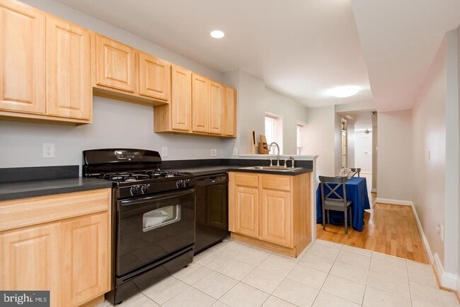 Building Photo - 19 S Ann St