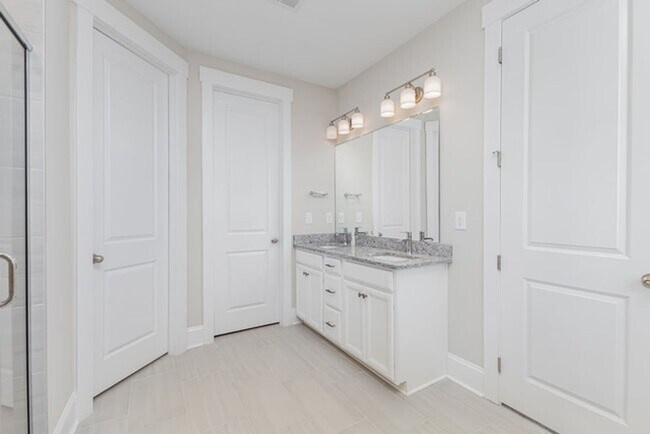 Building Photo - Exclusively Offered by Muse Realty Rentals...
