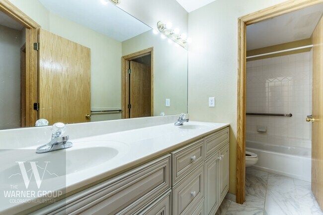 Building Photo - 2652 Thrush Grove