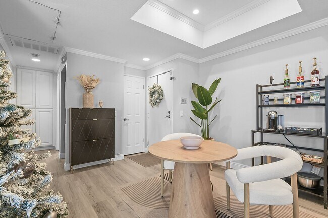 Building Photo - Remodeled River-View Corner Unit with Oversized Patio