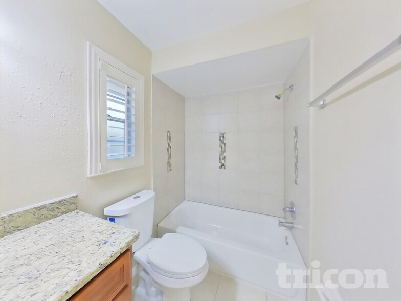 Building Photo - 842 Benchwood Ct