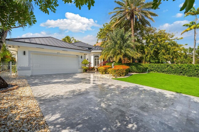 Building Photo - 301 S Riverside Dr