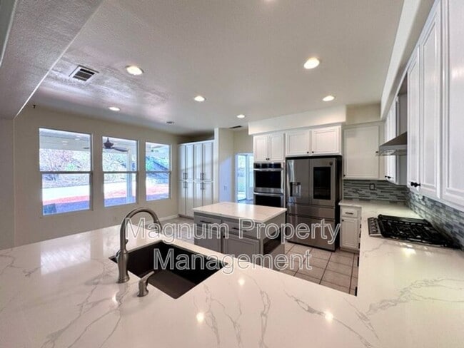 Building Photo - 23394 Blue Gardenia Ln