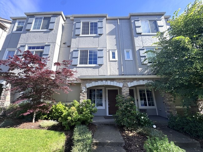 Building Photo - 15154 NW Fig Ln