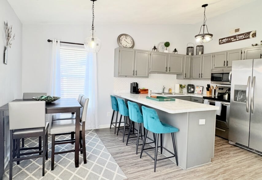 Building Photo - 3443 Clover Meadows Dr