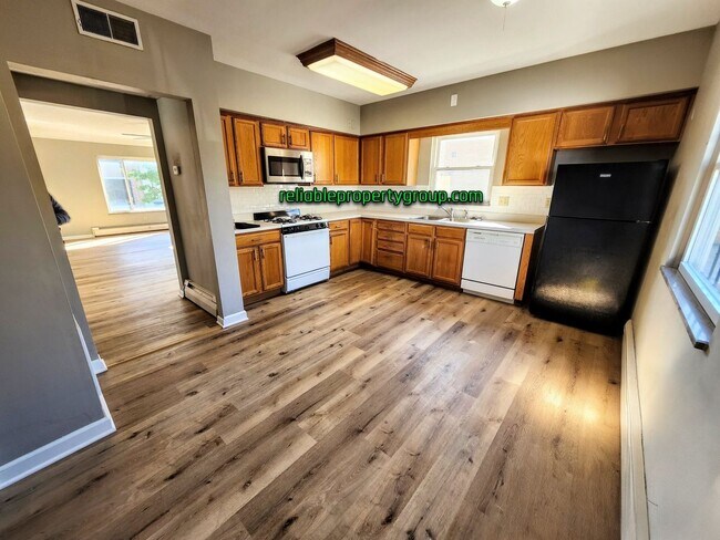 Building Photo - New Price - Fort Wayne