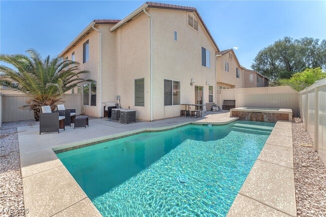 Building Photo - 2526 Begonia Valley Ave