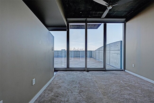 Building Photo - 5925 Almeda Rd