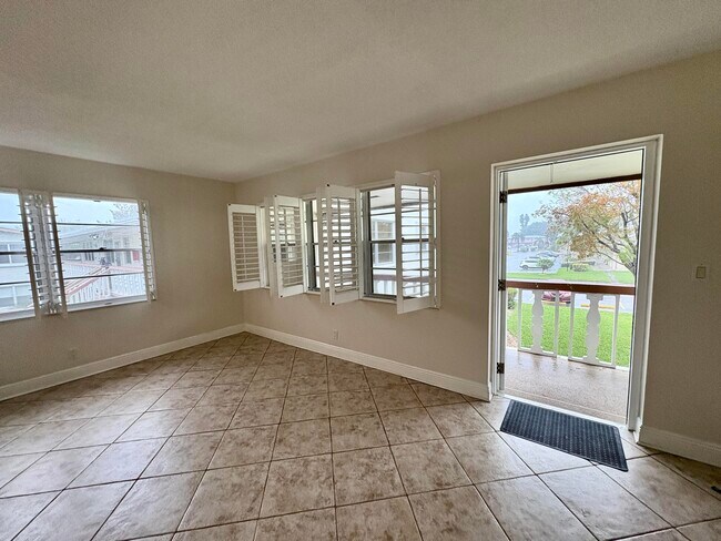 Building Photo - 48 Bedford B