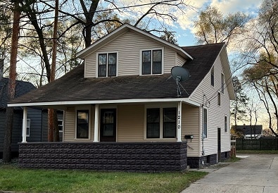 Building Photo - 1210 Mason St NE