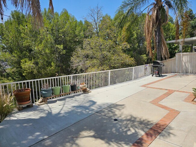 Building Photo - 23850 Nicole Way