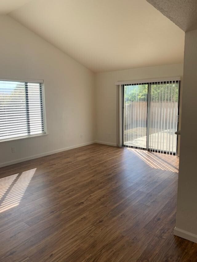 Building Photo - Awesome 3 Bedroom Home! Great Price, Great Location And It's Available Now!