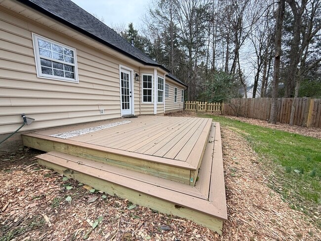 Building Photo - 2539 Springs Dr