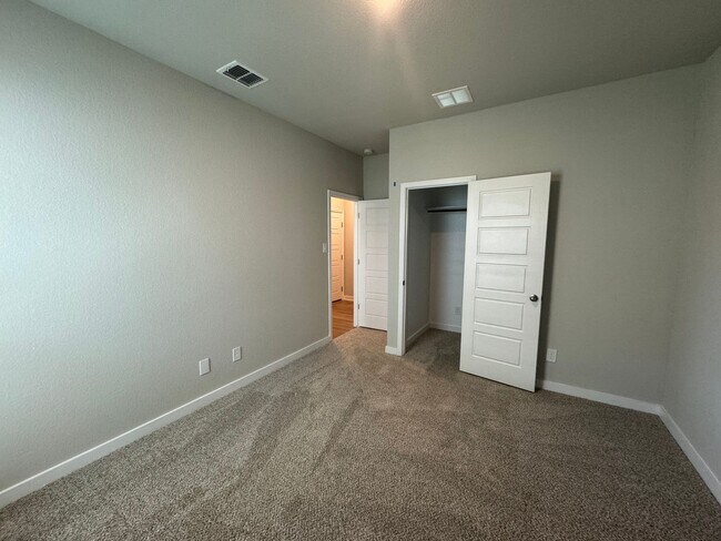 Building Photo - 784 Staglin St
