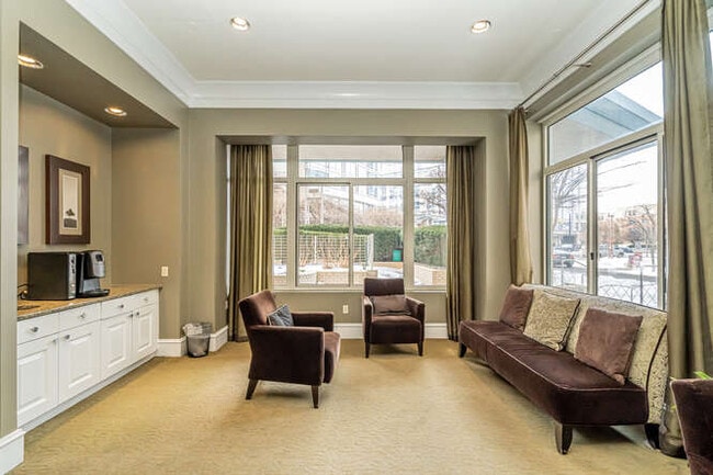 Building Photo - 851 N Glebe Rd