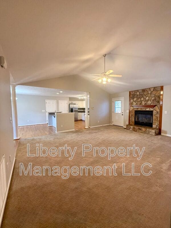 Building Photo - 48 Commonwealth Ct