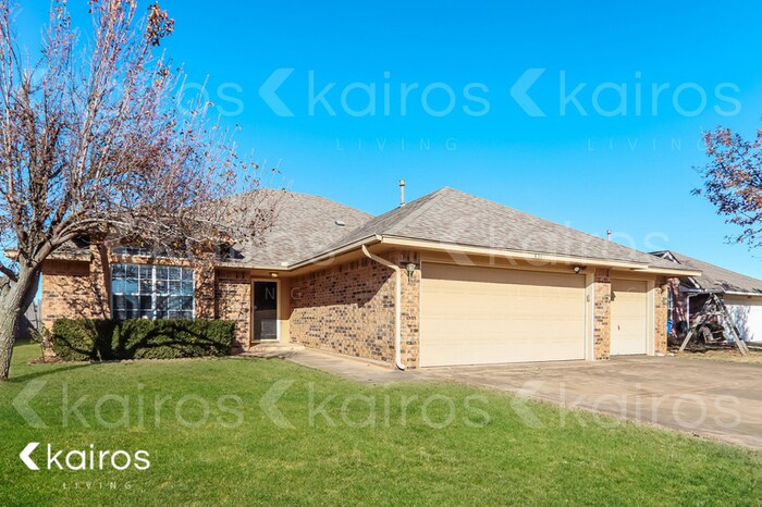 Building Photo - 631 Hunters Way