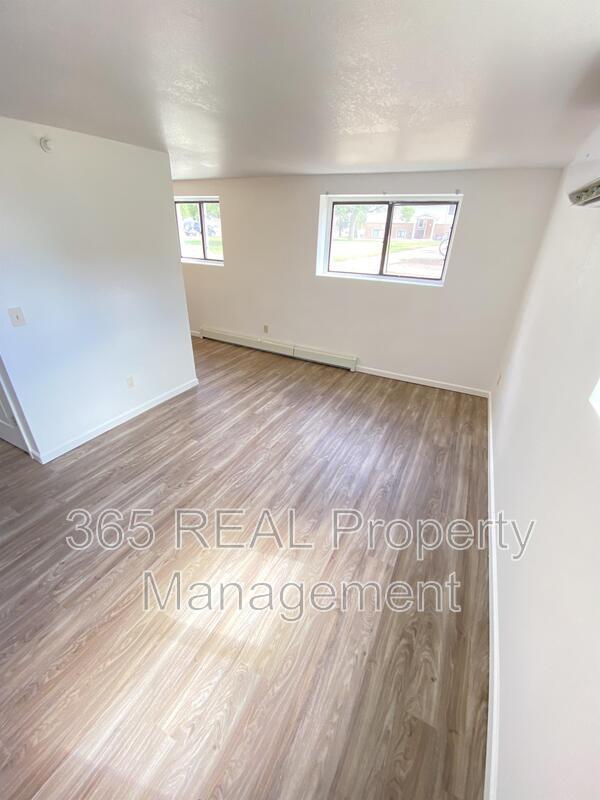 Building Photo - 216 14th St