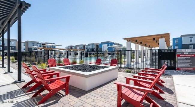 Building Photo - 45760 W Vlg Pkwy