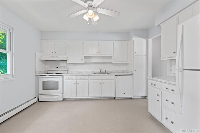 Building Photo - 49 Georgia St