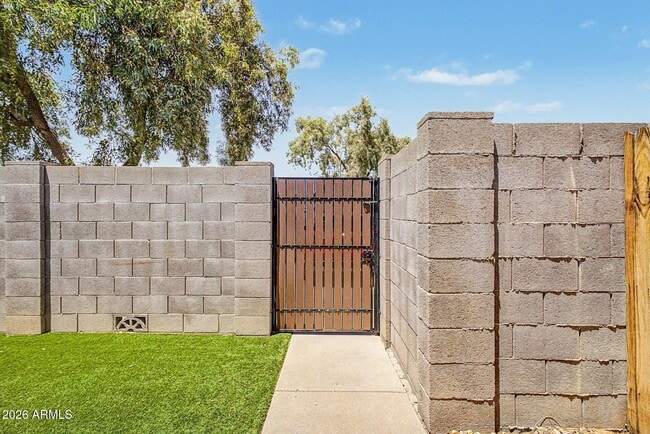 Building Photo - 3646 N 69th Ave