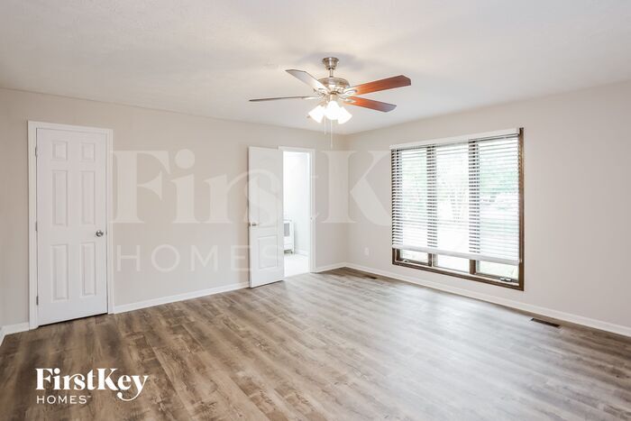 Building Photo - 4090 Essex Pl