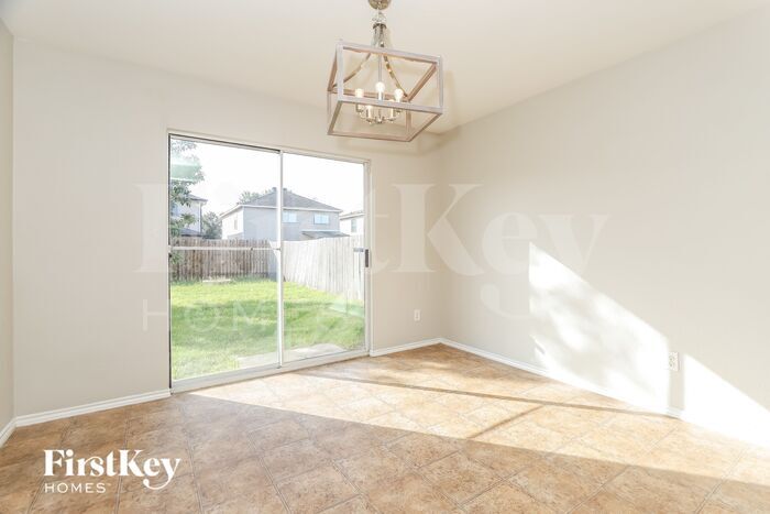 Building Photo - 9334 Maple Silver
