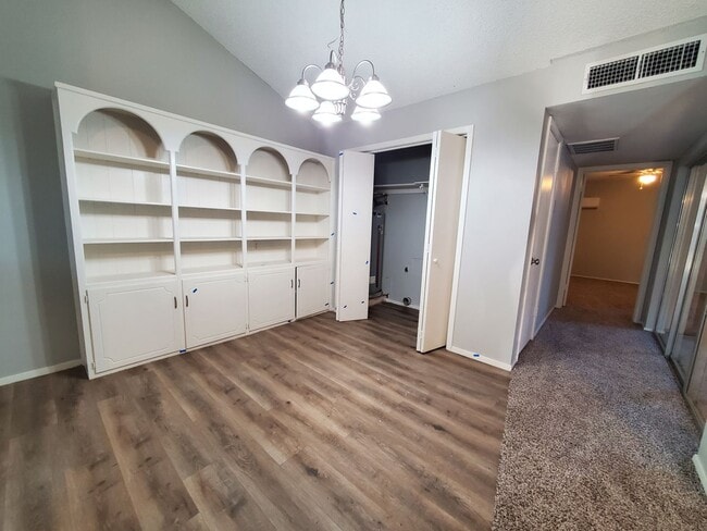 Building Photo - Cozy 2 bed, 2 bath home in SOUTHLAND PARK ADDITION AVAILABLE NOW!