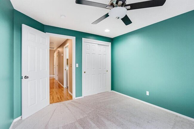 Building Photo - 1075 Mildred Ln SE