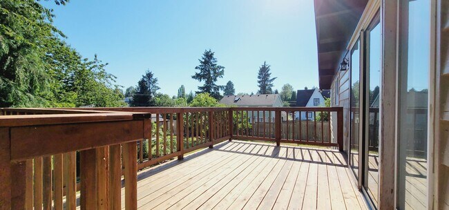 Building Photo - 13240 22nd Ave S