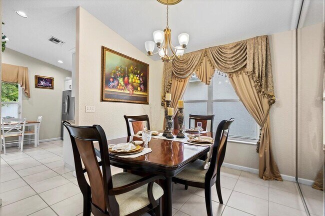 Building Photo - 12127 Sunset Point Dr