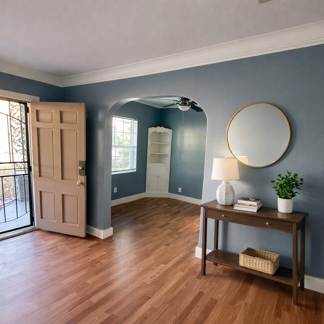 Building Photo - 293 W Waldorf Ave