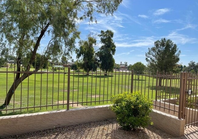 Building Photo - 1211 N Miller Rd