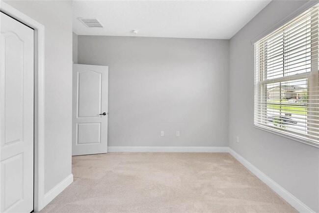 Building Photo - 17014 Crestmont Blvd