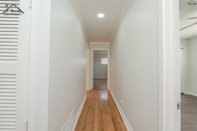 Building Photo - 2725 Devon Rd