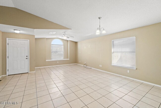 Building Photo - 14056 Tierra Venado Dr