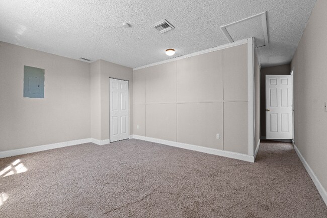 Building Photo - 4751 Deer Run Rd