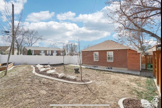 Building Photo - 3513 US-89