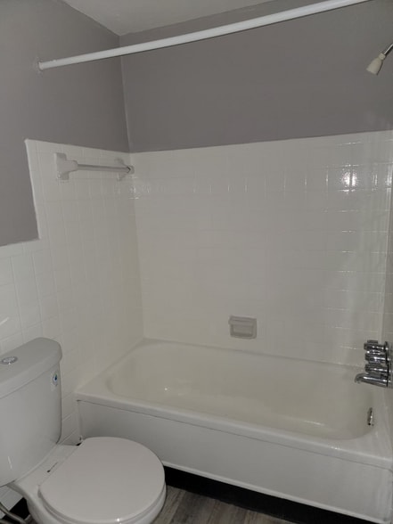 Building Photo - 13420 Euclid Ave