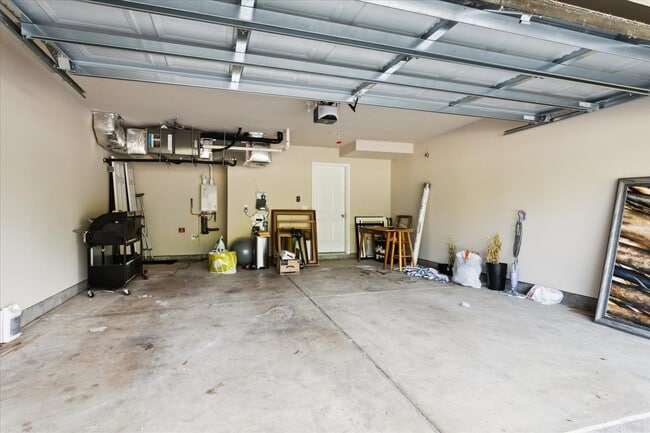 Building Photo - 132 Daybeacon St