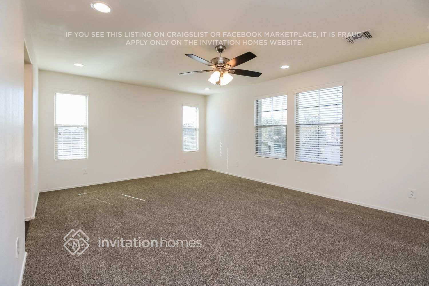 Building Photo - 3361 N Los Alamos