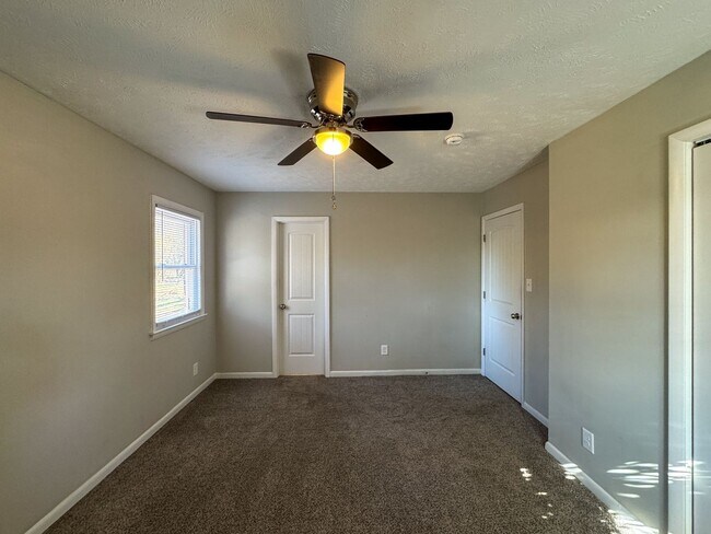 Building Photo - Cute 3 Bed 2 Bath Home in Fayetteville