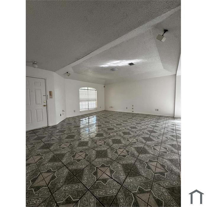 Building Photo - 4822 Aspen View