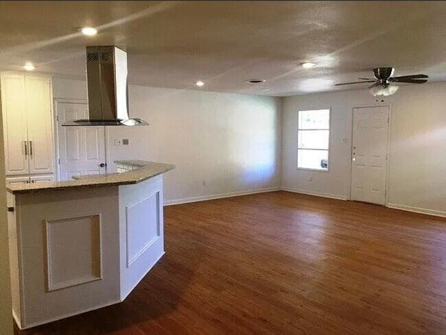 Building Photo - 4914 17th Pl