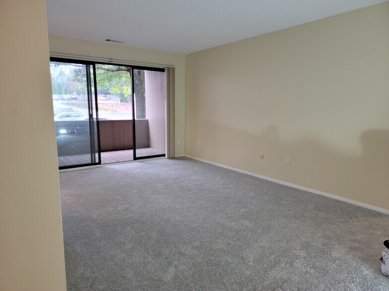 Building Photo - 66 Shrewsbury Green Dr