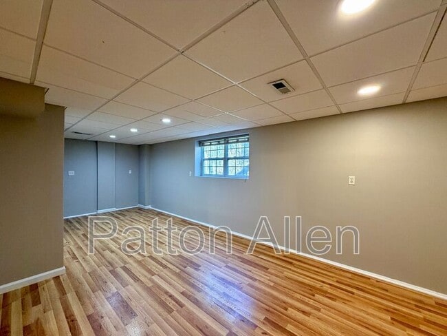 Building Photo - 689 New Haw Creek Rd